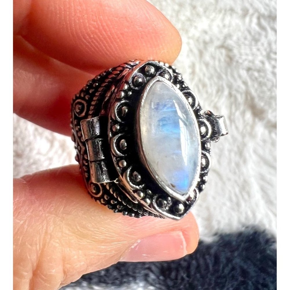925 Rainbow Flash Moonstone POISON Ring 10 - Picture 5 of 13